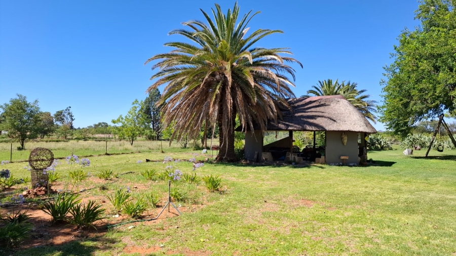 5 Bedroom Property for Sale in Bainsvlei Free State